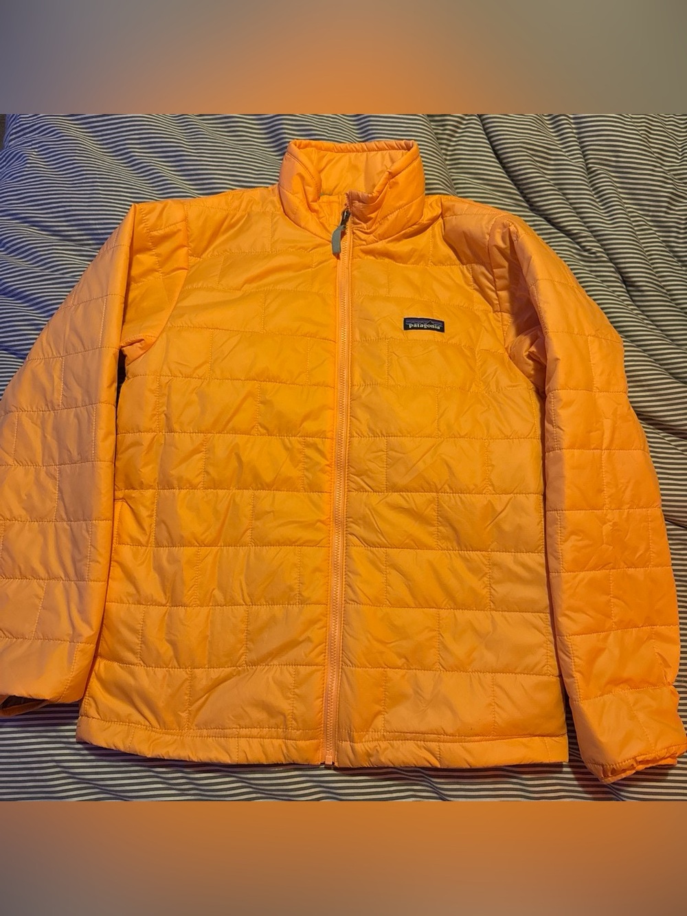 Patagonia Youth XL Orange Quilted Puffer Jacket fits like a petite xs women